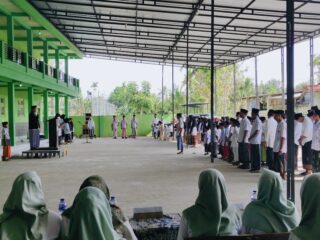 Yayasan Pesantren Miftahul Ihsan Gelar Upacara Hari Santri Nasional 2025